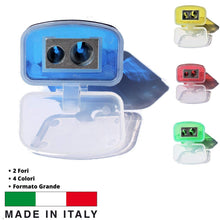 Laden Sie das Bild in den Galerie-Viewer, LogicaShop B-Sharpy Temperino con Serbatoio Piccolo per Destrimani, Temperamatite per Bambini Doppio Foro, Temperamatita per Matita Occhi Colorato, Temperino 2 Fori con Contenitore (Assortiti) - LogicaShop.it
